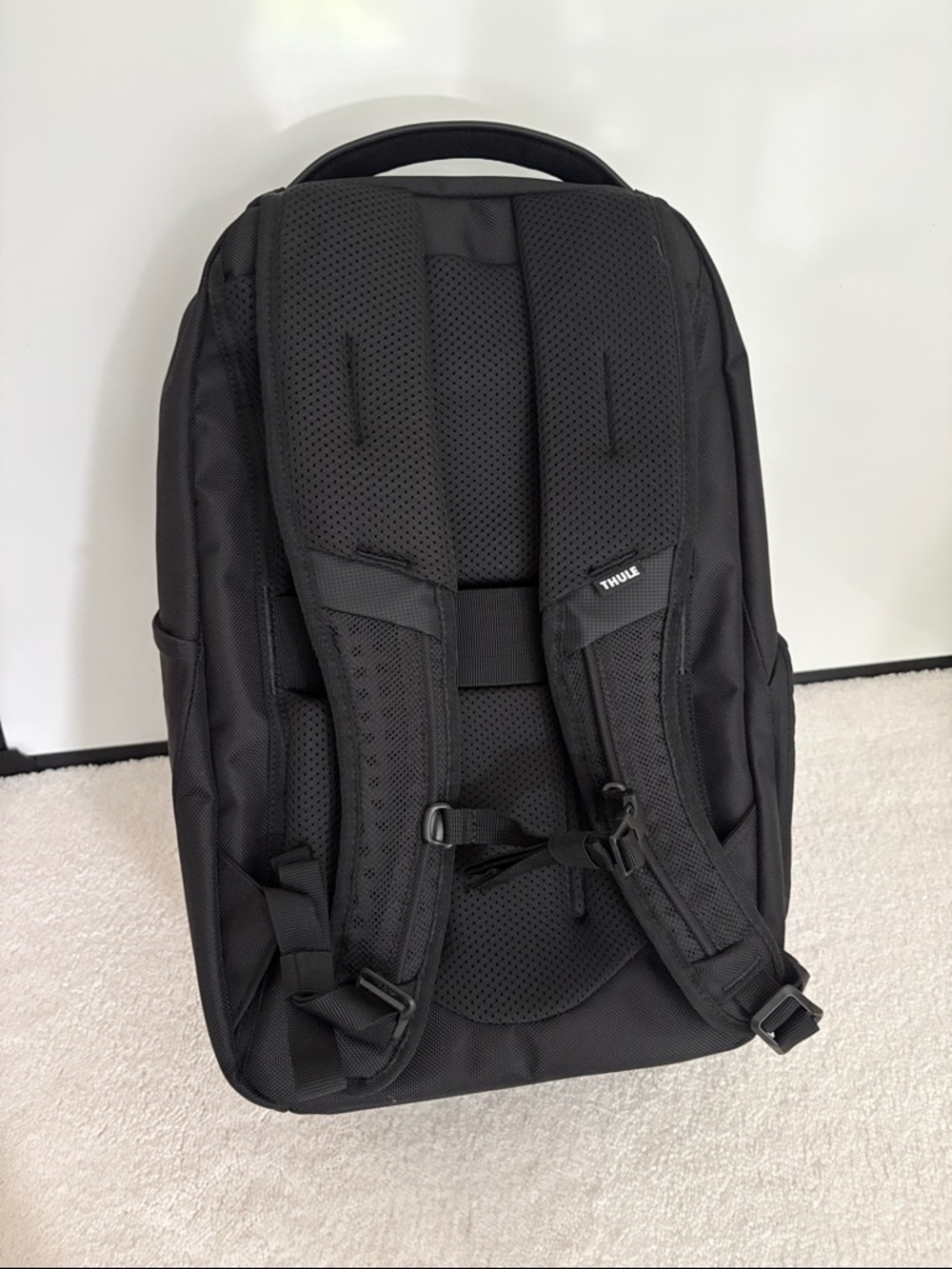 NWT Thule Black Men's Women’s Everyday Tech Laptop Travel Accent Backpack 23L - Picture 2 of 11